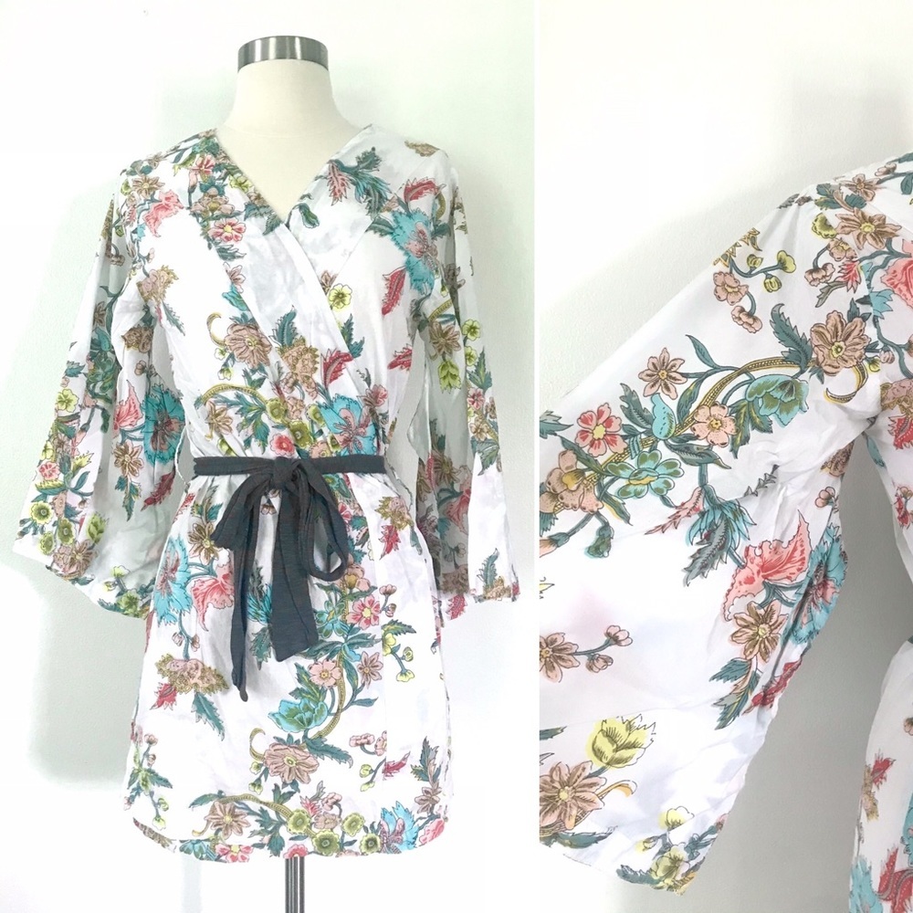Plum Pretty Sugar white floral cotton kimono robe topper cover up